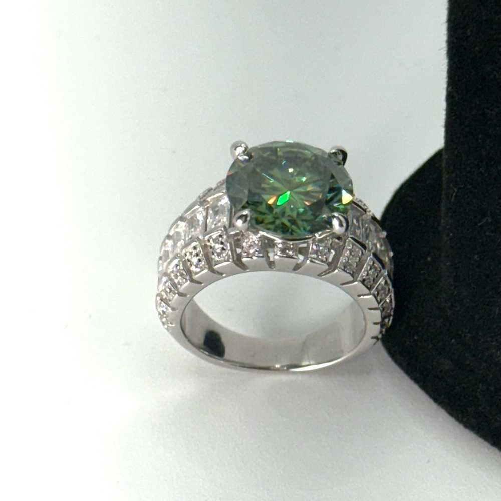 4ct Green Moissanite Ring on Au750 18k Gold Over S925 - Picture 6 of 15